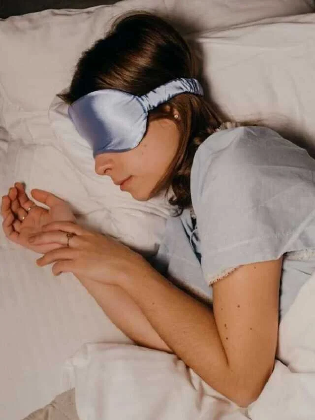 irregular-sleep-schedule-health-impact-1762069334